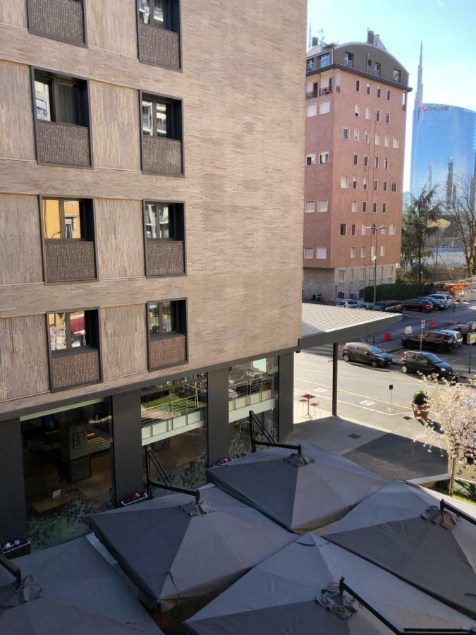 Bilocale Zona Centrale Милано Екстериор снимка